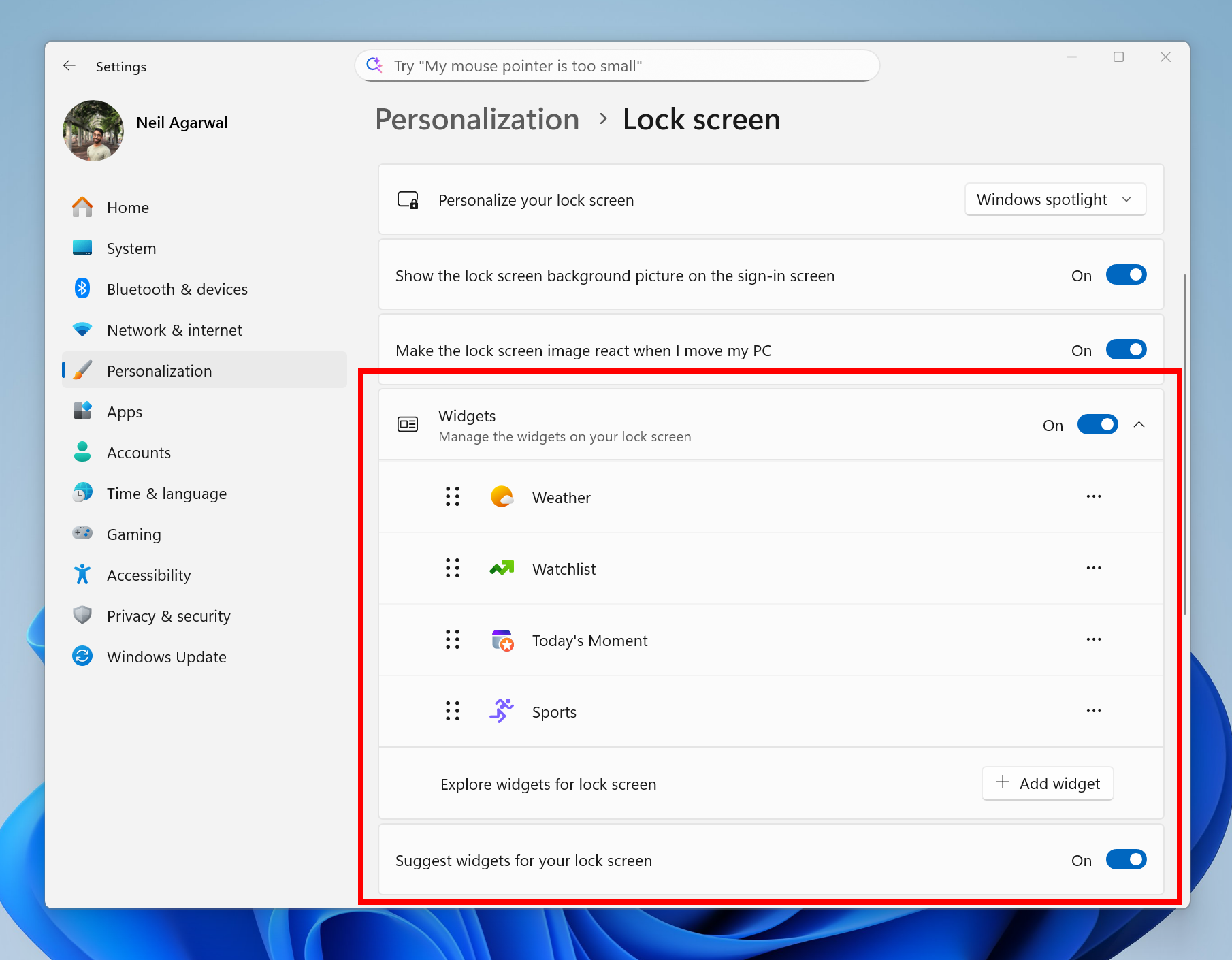 Customization settings for lock screen widgets shown in Settings and highlighted in a red box.
